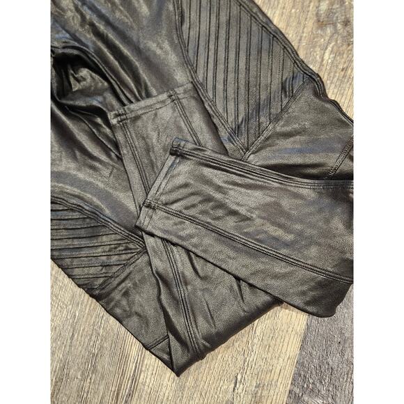 Spanx womens medium black faux leather legging textured biker chick - Picture 7 of 8